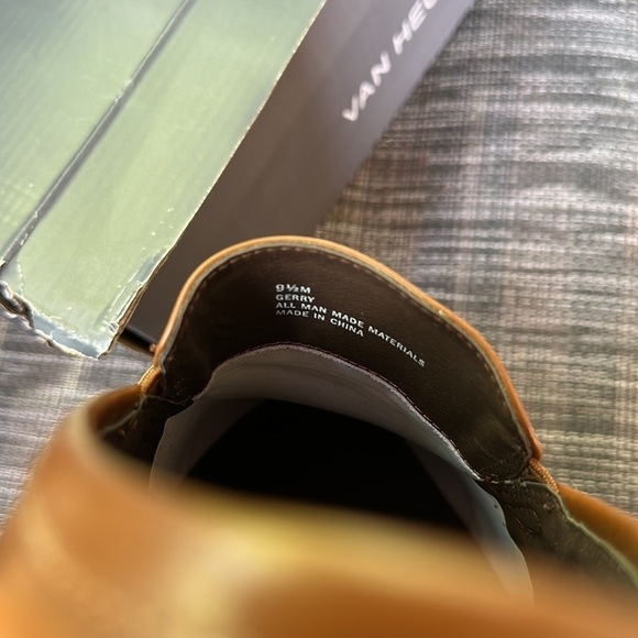 Men’s Van Heussen Gerry Cognac Dress shoe size 9.5 New - Picture 4 of 8